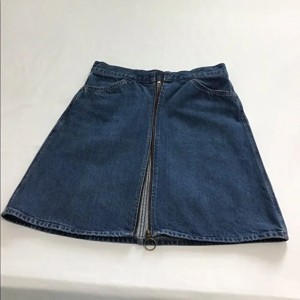 Levi’s Denim Mini Skirt Blue Front Zip Denim Mini Skirt Size 28